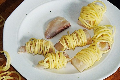 Tilapia im Kartoffelmantel auf Blattspinat 1