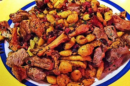 Spätzlepfanne mit Pfifferlingen, Speck und Filetspitzen 13