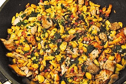 Spätzlepfanne mit Pfifferlingen, Speck und Filetspitzen 5