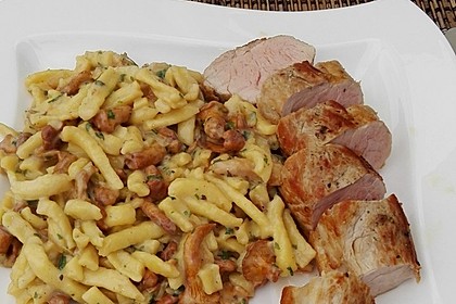 Spätzlepfanne mit Pfifferlingen, Speck und Filetspitzen 8