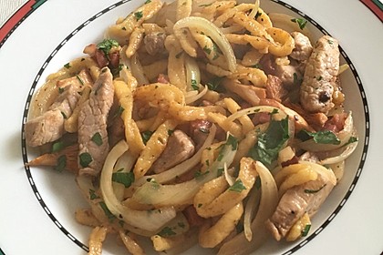 Spätzlepfanne mit Pfifferlingen, Speck und Filetspitzen 4