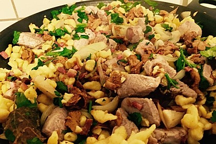 Spätzlepfanne mit Pfifferlingen, Speck und Filetspitzen 14
