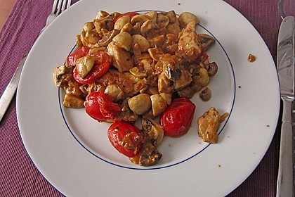 H&auml;hnchengeschnetzeltes mit Champignons und Tomaten 7