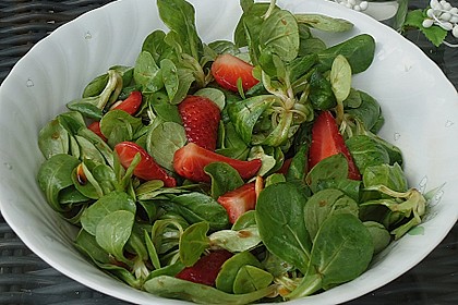 Feldsalat mit marinierten Erdbeeren 3