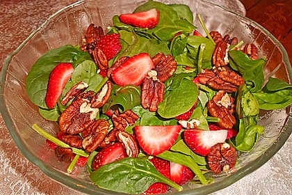 Feldsalat mit marinierten Erdbeeren 11