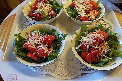 Feldsalat mit marinierten Erdbeeren 5