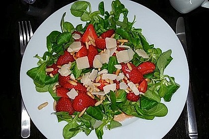 Feldsalat mit marinierten Erdbeeren 6