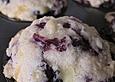 Amerikanische Blaubeermuffins mit Zimtkruste
