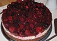 Roter Beerenkuchen vom Blech mit Mascarponecreme