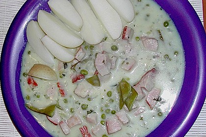 Kasseler mit Erbsen und Schoten in Bechamelso&szlig;e
