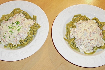 Gr&uuml;ne Nudeln mit K&auml;se - Sahne - Sauce 1