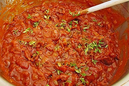 Pastasauce mit getrockneten Tomaten und Zwiebeln