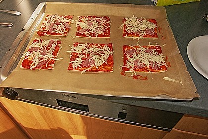 Blitzschnelle Bl&auml;tterteig - Pizza 1