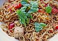 Gebratene Nudeln mit Tofu