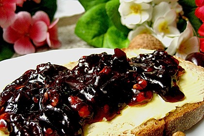 Kirsch - Amaretto - Marmelade mit Nusskrokant