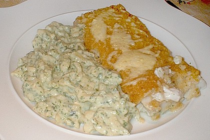Schlemmerfilet &agrave; la Bordelaise mit Gurkensalat und Stampfkartoffeln