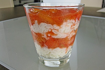 Kokos - Reis mit Rhabarber und Erdbeeren