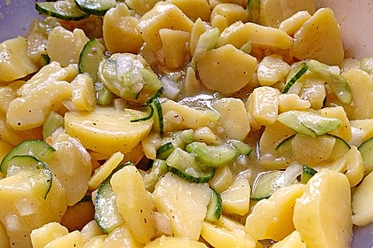 Uschis Kartoffel-Gurkensalat