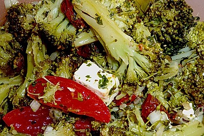Mediterraner Brokkoli - Salat