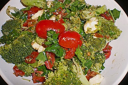 Mediterraner Brokkoli - Salat 9