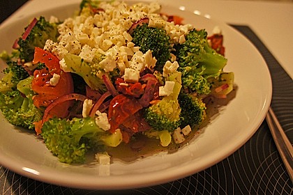 Mediterraner Brokkoli - Salat 23