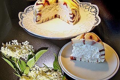 Holundersektgelee - K&auml;sesahne - Kuppeltorte