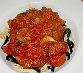 Pasta schwimmt im Thunfisch - Gem&uuml;se - Ragout (Bild)