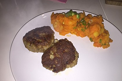 Möhrenuntereinander mit Frikadellen 3