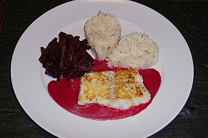 Zanderfilet mit Rote Bete-Sauce