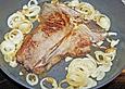 T - Bone - Steak mit Zwiebeln