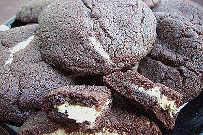 Schoko - Cookies mit Erdnussbutter - Füllung 21