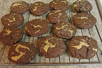 Schoko - Cookies mit Erdnussbutter - Füllung 26