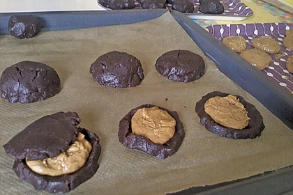 Schoko - Cookies mit Erdnussbutter - Füllung 39