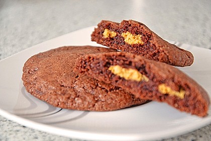 Schoko - Cookies mit Erdnussbutter - Füllung 14
