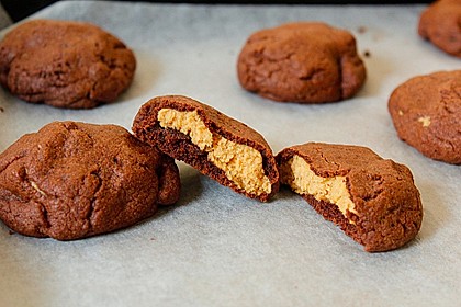 Schoko - Cookies mit Erdnussbutter - Füllung 7