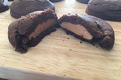 Schoko - Cookies mit Erdnussbutter - Füllung 11
