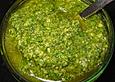 Liebst&ouml;ckelpesto mit Cashewkernen