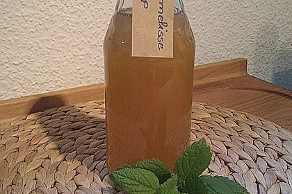Zitronenmelissesirup 6
