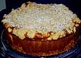 K&auml;sekuchen mit Kirschen und Streuseln