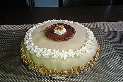 Walnuss - Marzipan - Torte 11