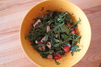 Rucola - Erdbeer - Salat mit Mozzarella 8