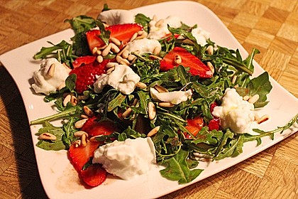 Rucola - Erdbeer - Salat mit Mozzarella 2