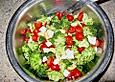 Knackiger bunter Brokkolisalat