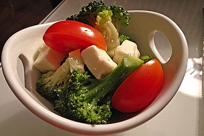 Knackiger bunter Brokkolisalat 15