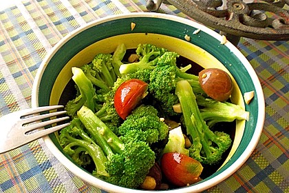 Knackiger bunter Brokkolisalat 8