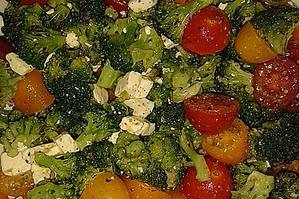 Knackiger bunter Brokkolisalat 13
