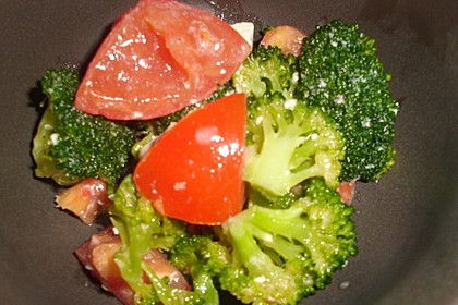 Knackiger bunter Brokkolisalat 6