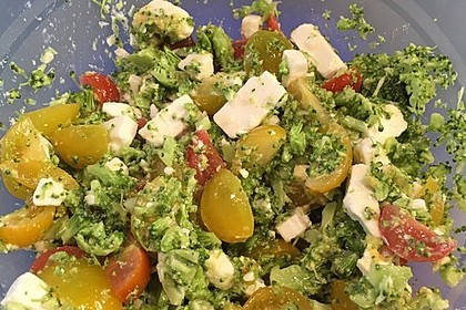 Knackiger bunter Brokkolisalat 11