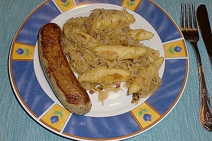 Schupfnudeln mit Sauerkraut und Speckwürfeln 15