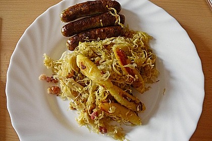 Schupfnudeln mit Sauerkraut und Speckwürfeln 16